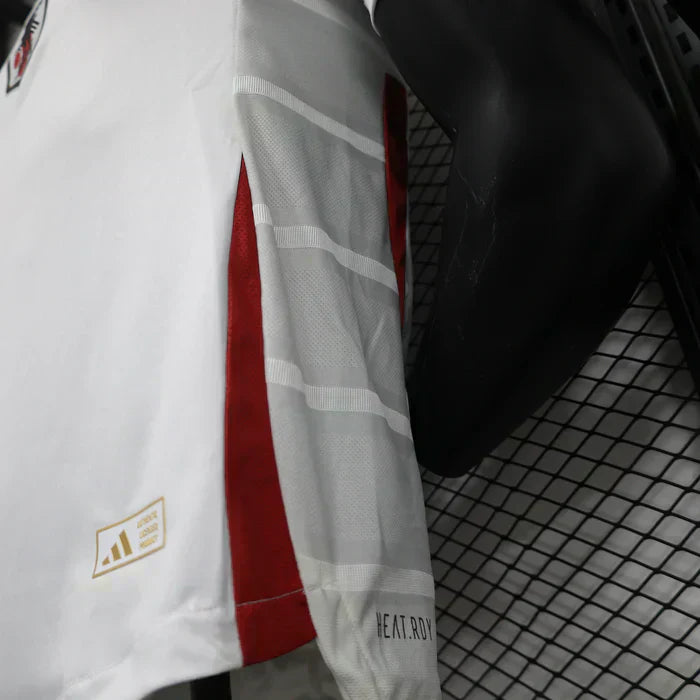 Japan 2024/2025 Visitante Kit