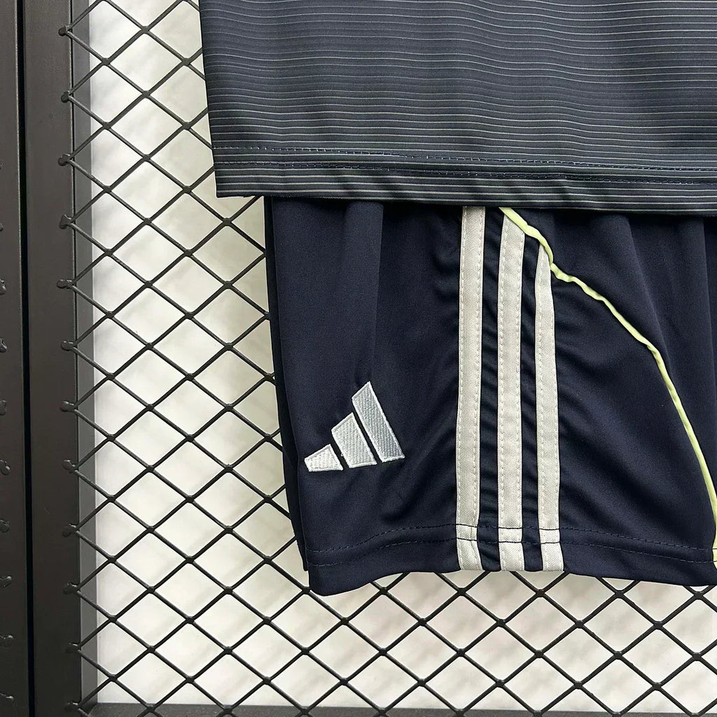2025/2026 Real Madrid Visitante Kit Talla Niño