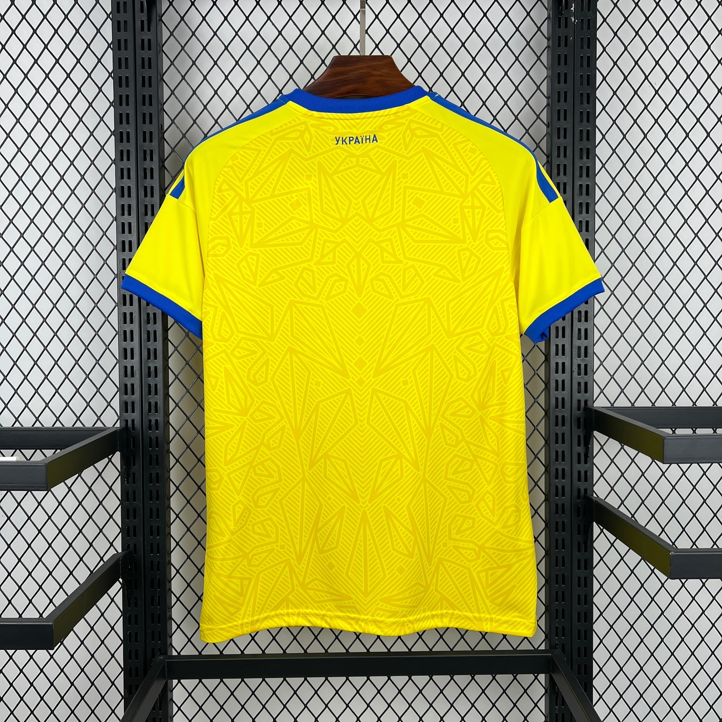 Ucrania Local Kit 2026