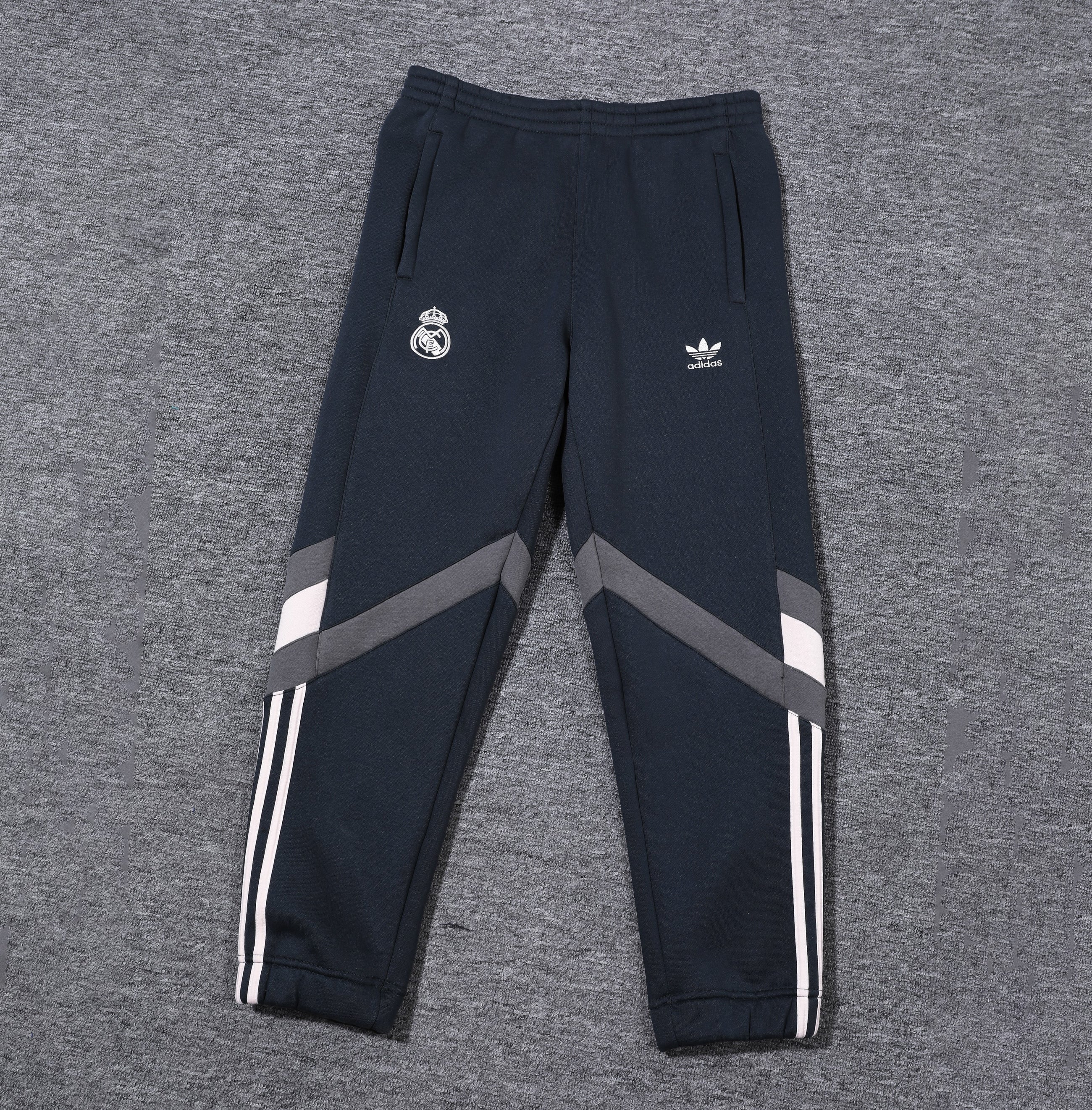 Real Madrid Pink and Grey Chándal