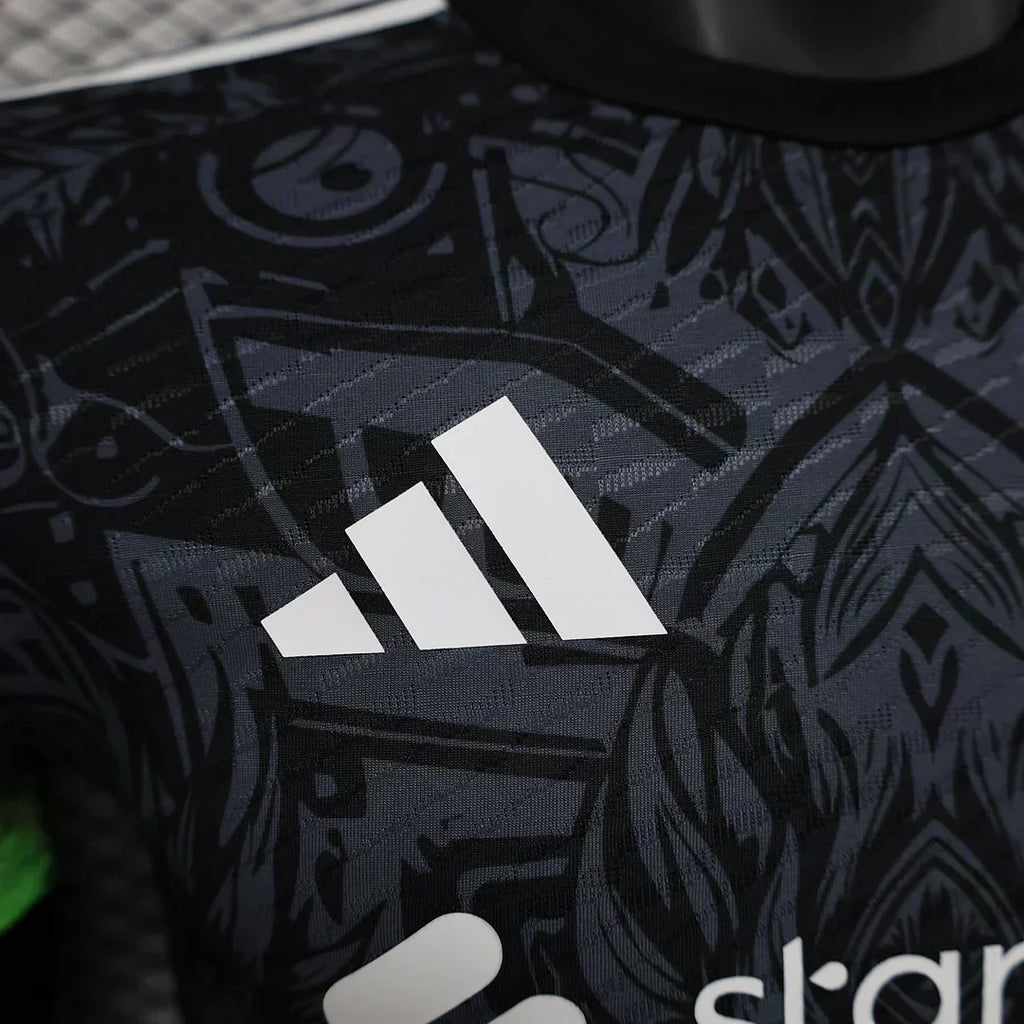 Liverpool "Night Predator" Edición Especial