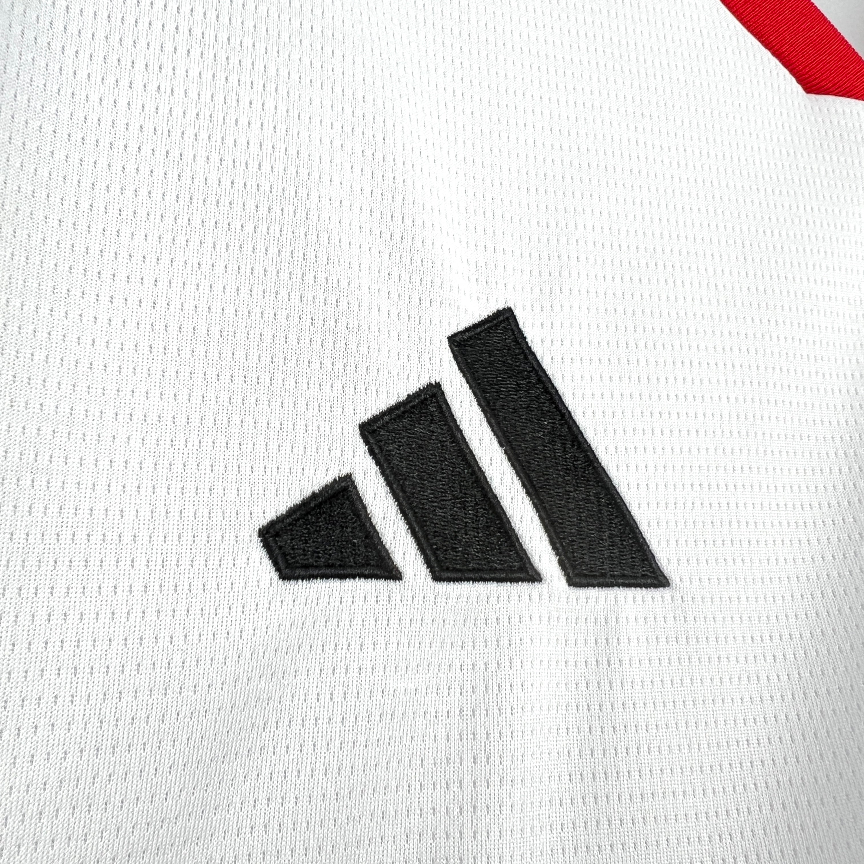 Emiratos Árabes Unidos Local Kit 2026